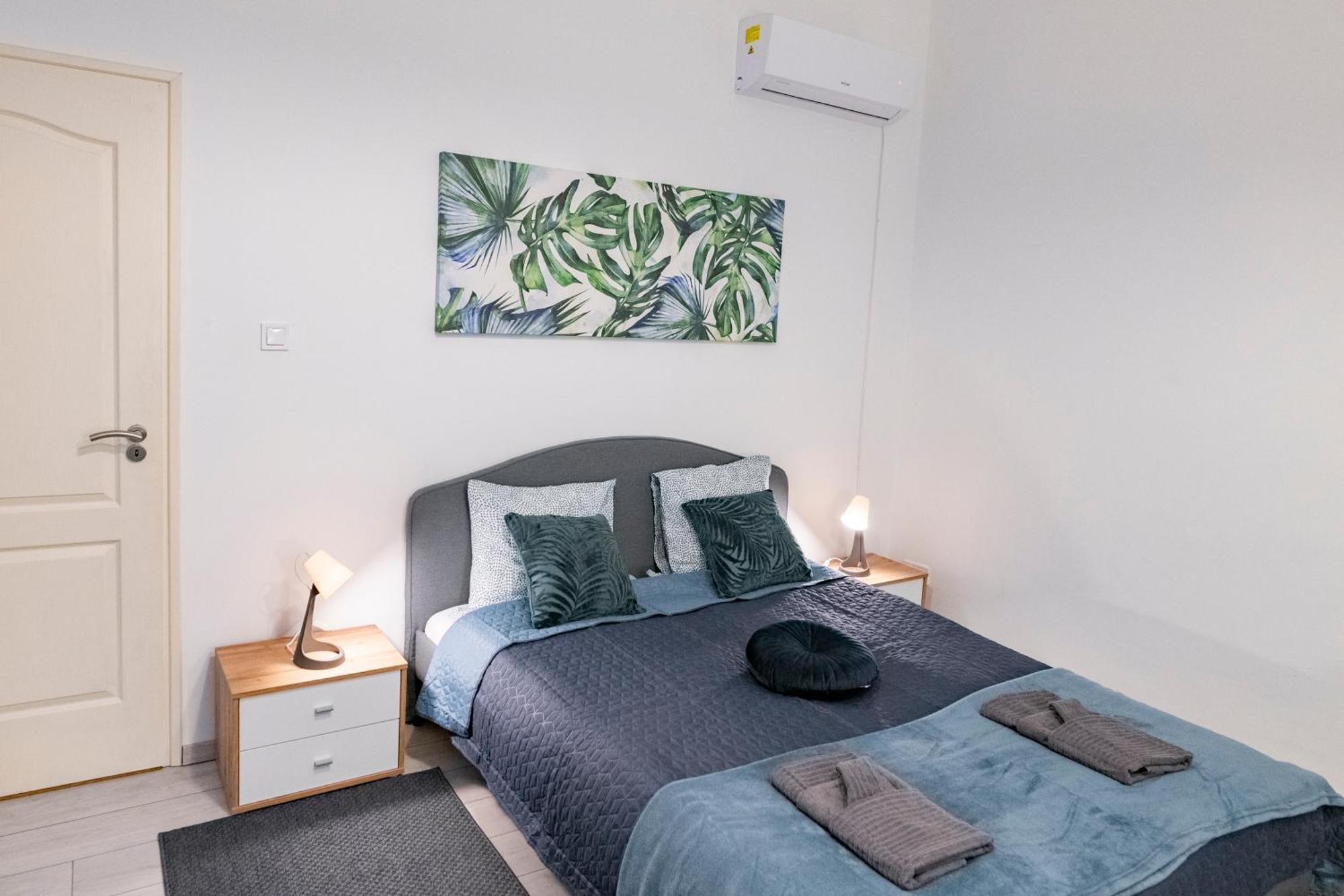 Apartment Butterfly Free Parking At River Side Near Castle Budapest